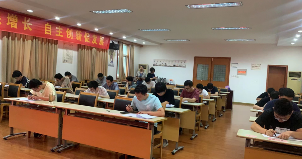 技術(shù)比武練兵忙,設(shè)計(jì)人員本領(lǐng)強(qiáng)